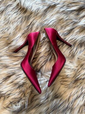 Stuart Weitzman Ruby and Silk heels pointed toe